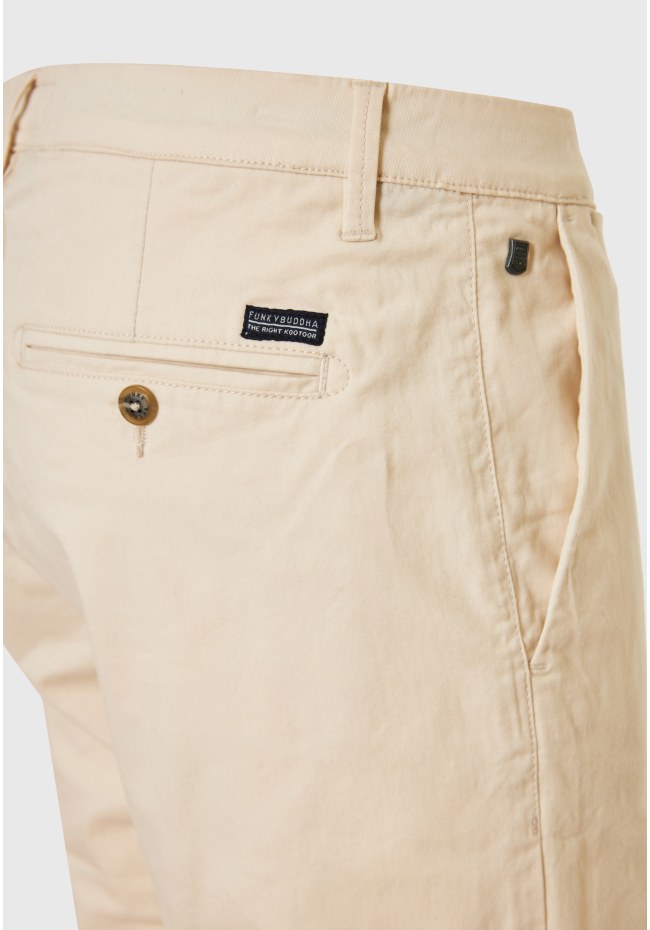 Men's chino pants - The essentials
