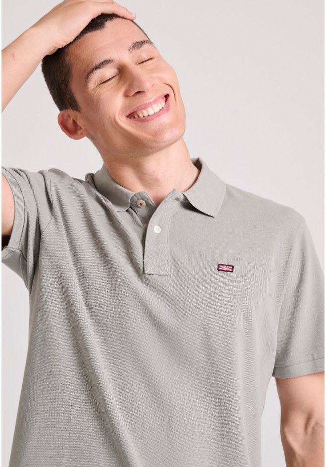 Essential polo shirt with embroidered logo