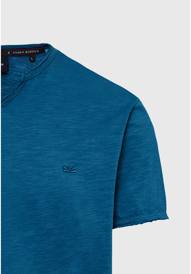 T-shirt με λαιμό henley και raw cuts - The essentials