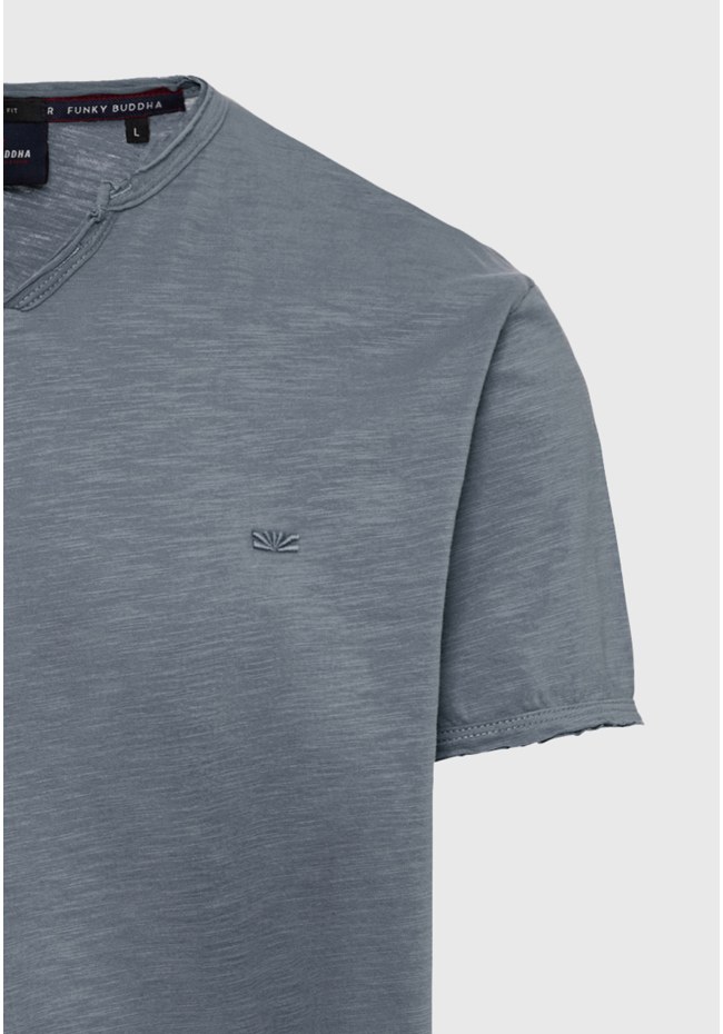 T-shirt με λαιμό henley και raw cuts - The essentials