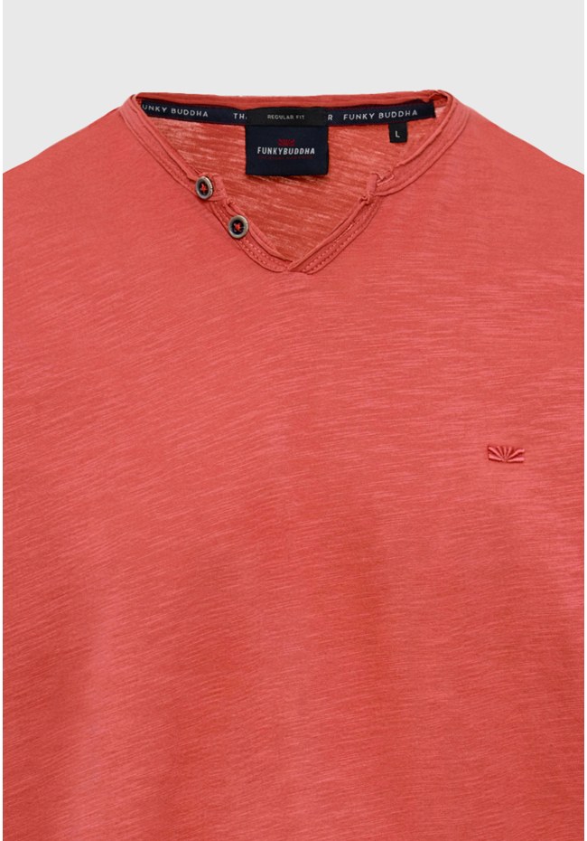 T-shirt με λαιμό henley και raw cuts - The essentials