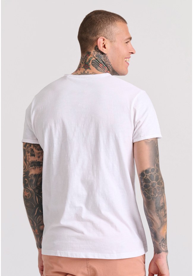 T-shirt με λαιμό henley και raw cuts - The essentials