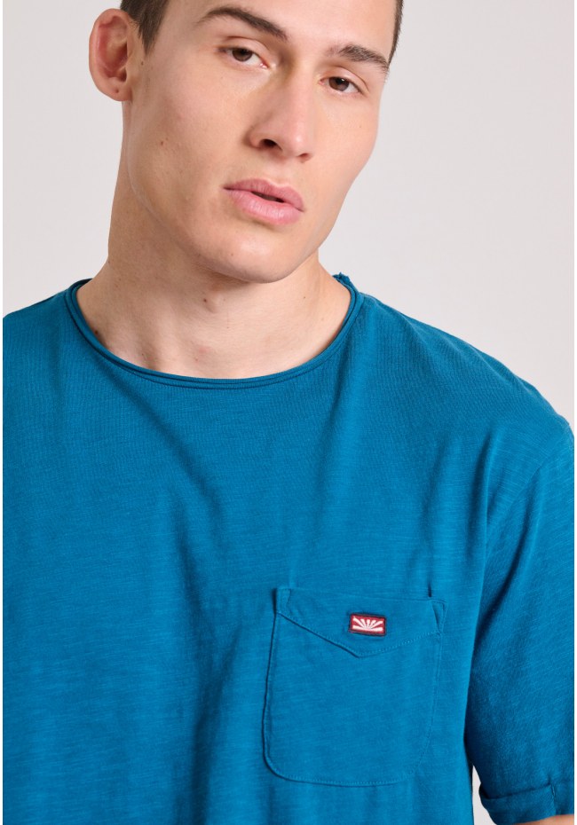 Βαμβακερό t-shirt με τσέπη στο στήθος