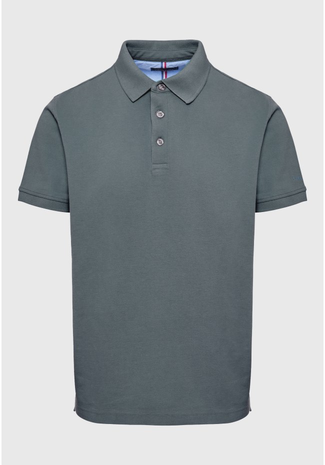 Polo shirt with embroidery on the sleeve