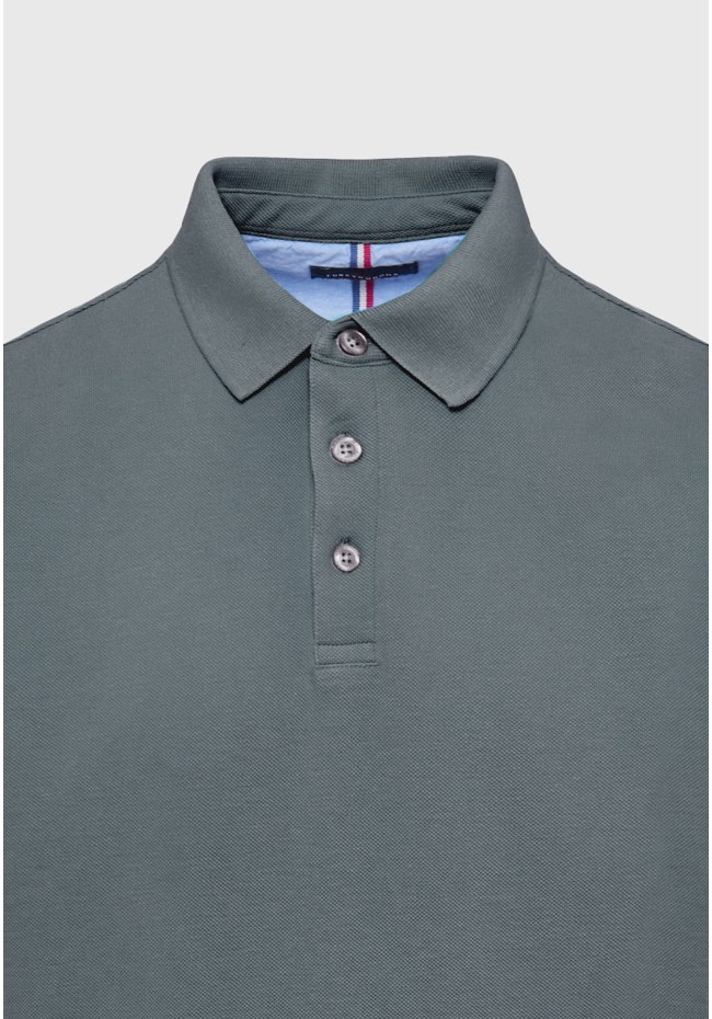 Polo shirt with embroidery on the sleeve