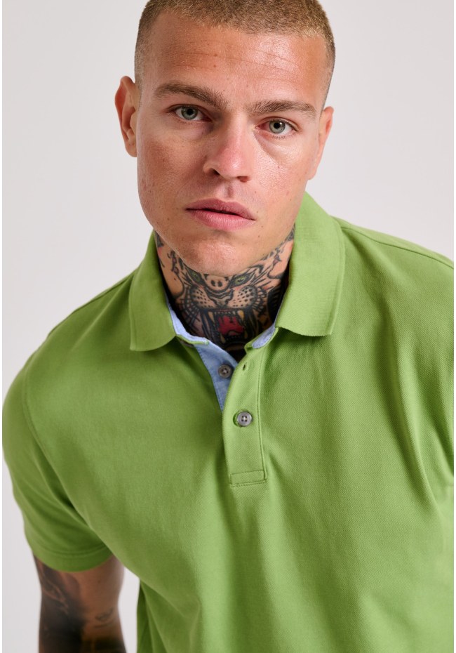 Polo shirt with embroidery on the sleeve