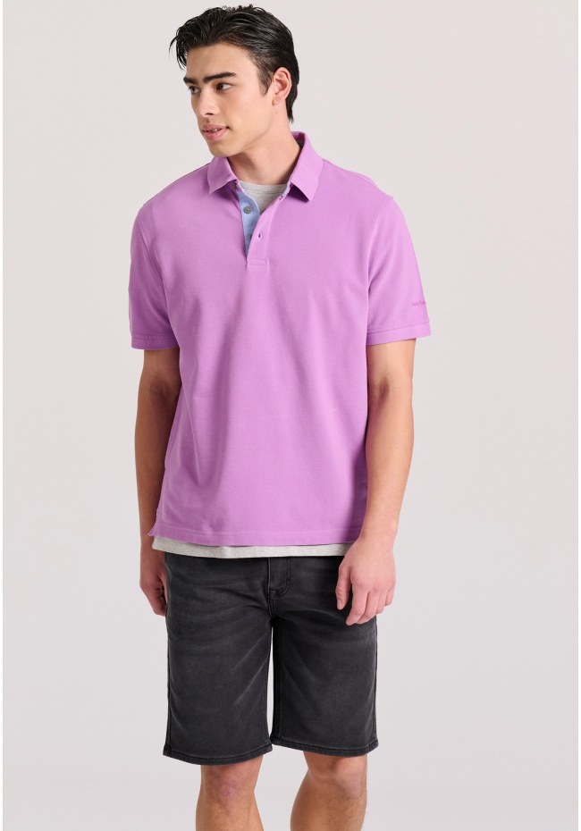 Polo shirt with embroidery on the sleeve