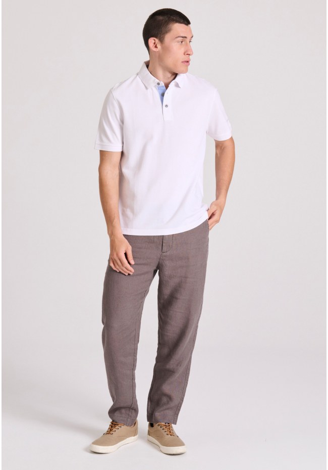 Polo shirt with embroidery on the sleeve