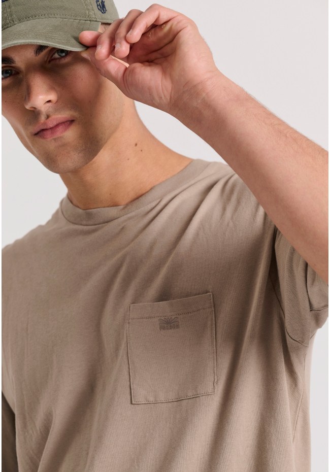 Relaxed fit t-shirt με τσέπη στο στήθος