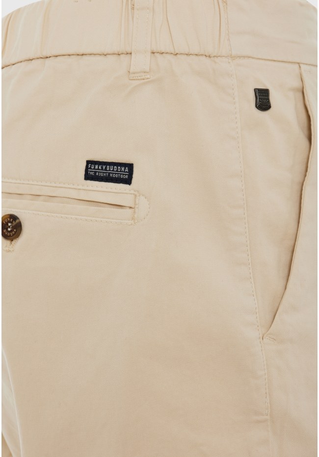 Garment dyed chino βερμούδα με ρεβέρ