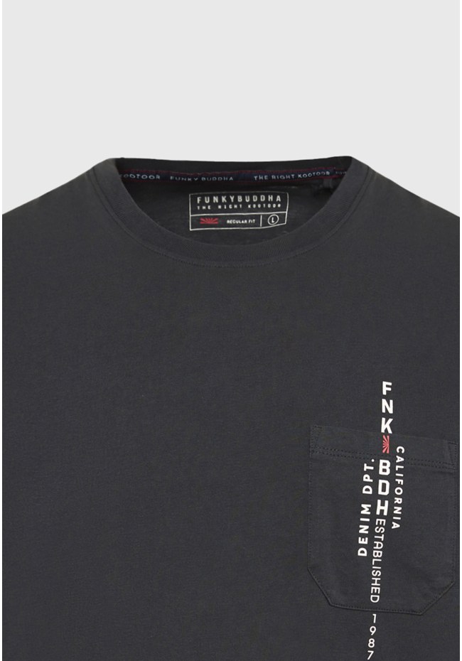 T-shirt με τύπωμα και τσέπη στο στήθος