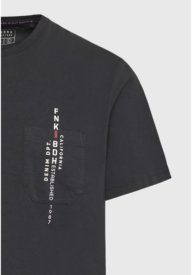 T-shirt με τύπωμα και τσέπη στο στήθος