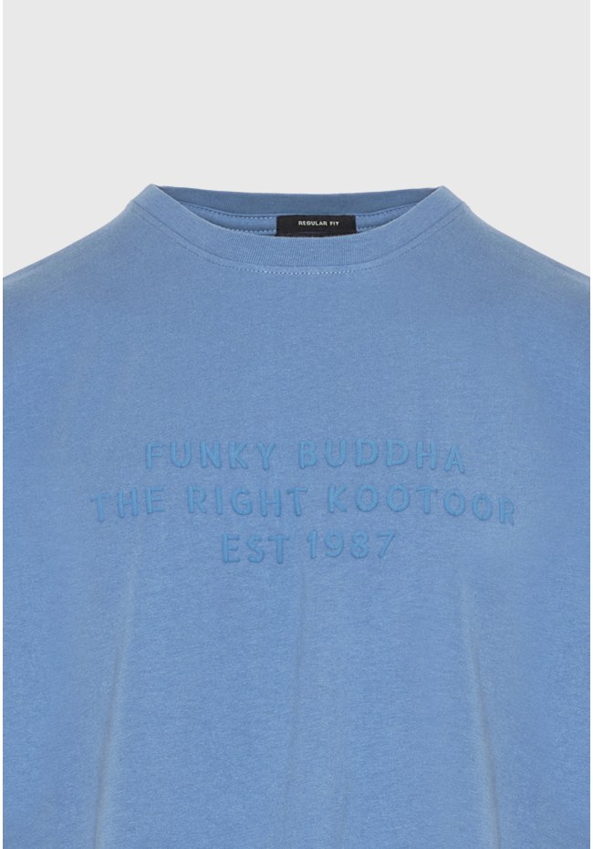 T-shirt με embossed τύπωμα στο στήθος