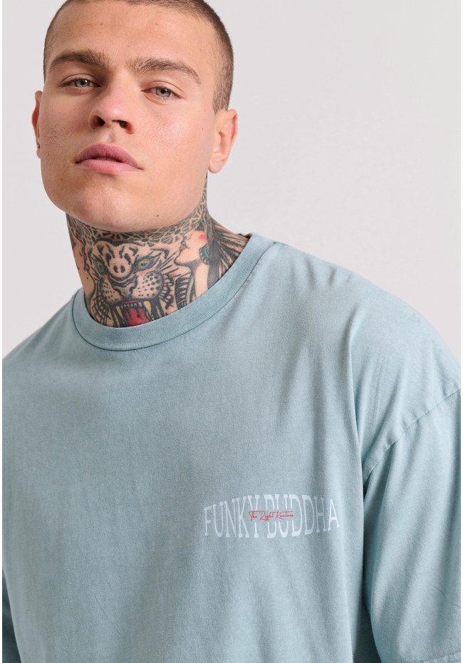 Oversized t-shirt με vintage τύπωμα στην πλάτη