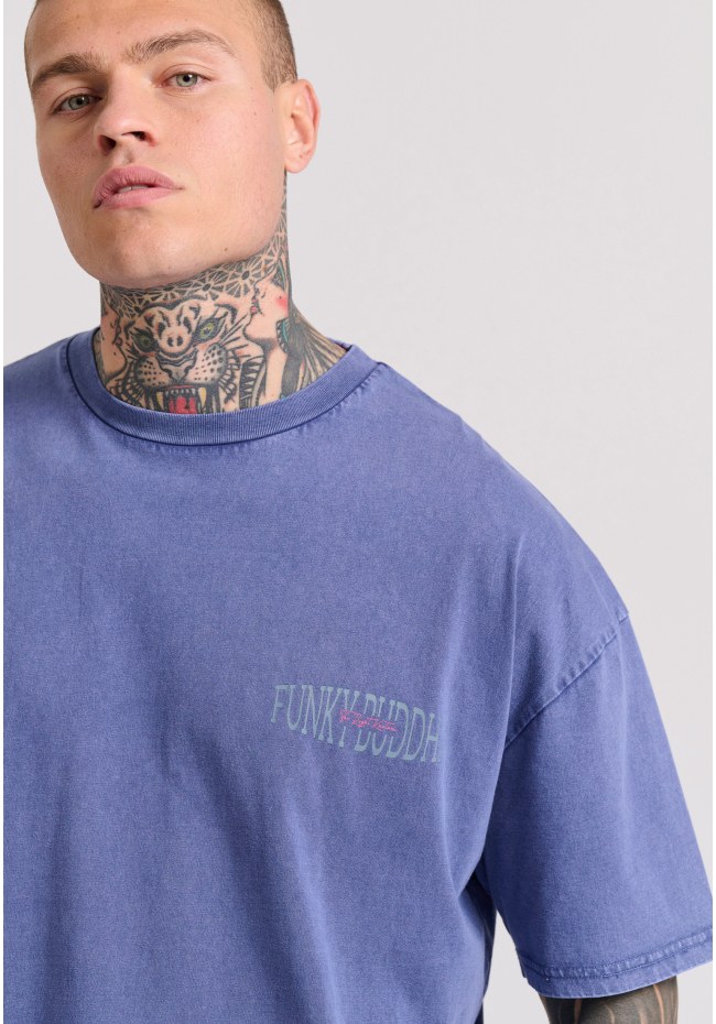 Oversized t-shirt με vintage τύπωμα στην πλάτη