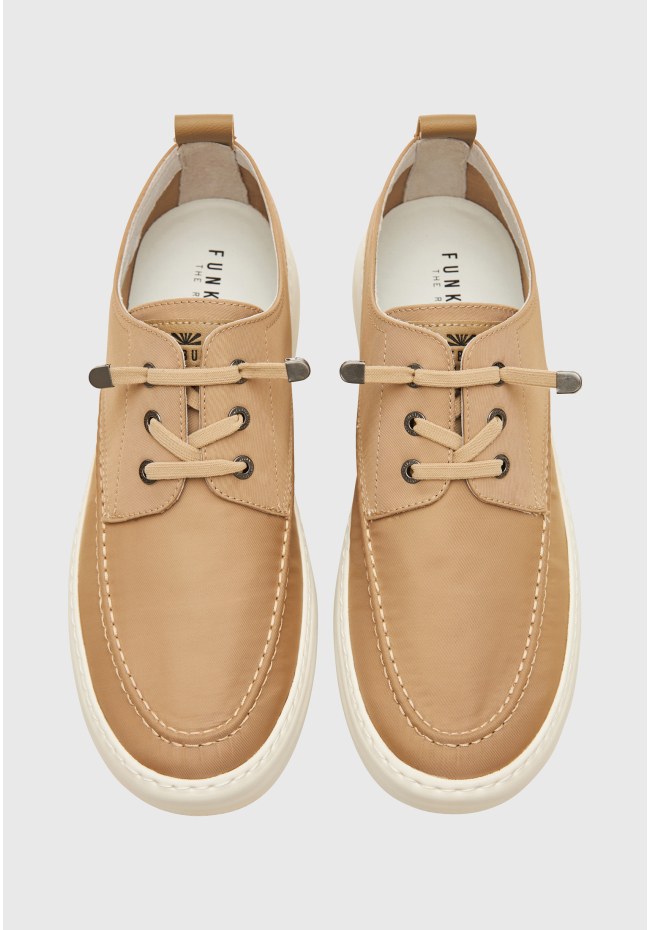 Men's casual shoes