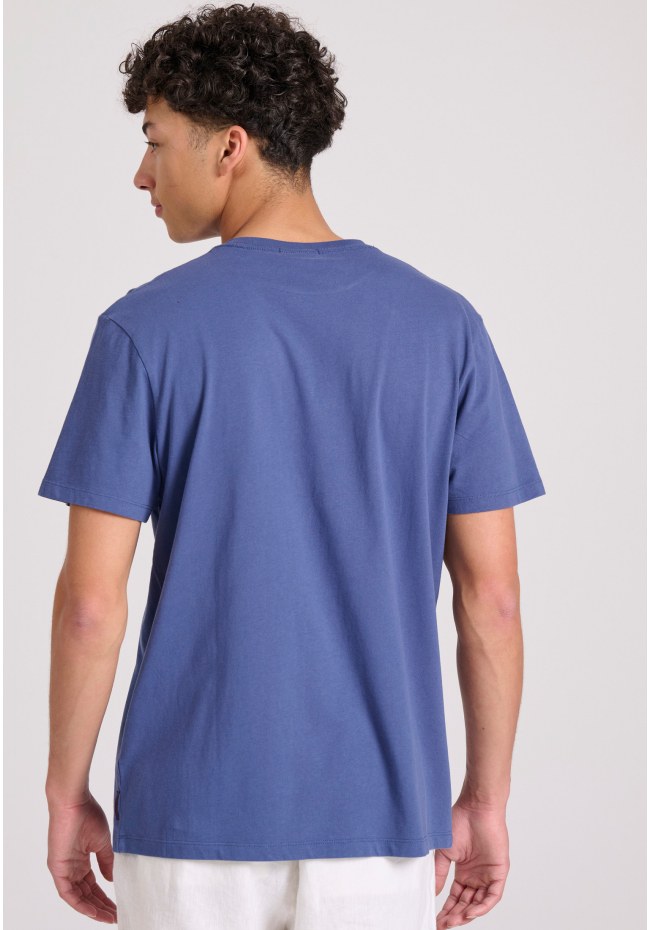 T-shirt with vintage text artwork print
