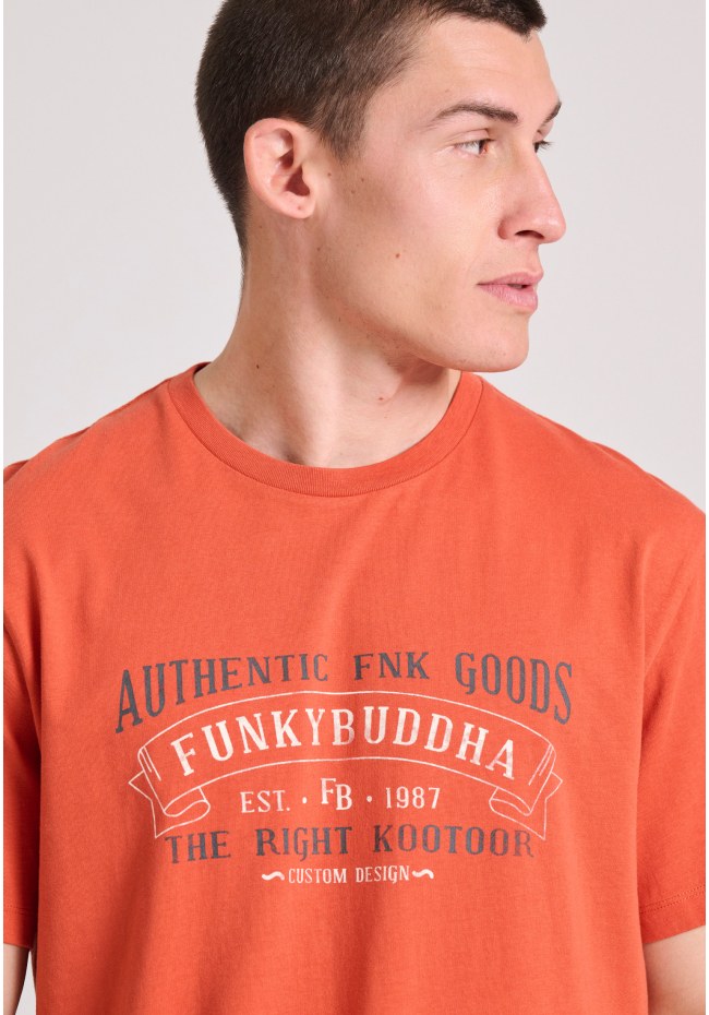 T-shirt με vintage text artwork τύπωμα