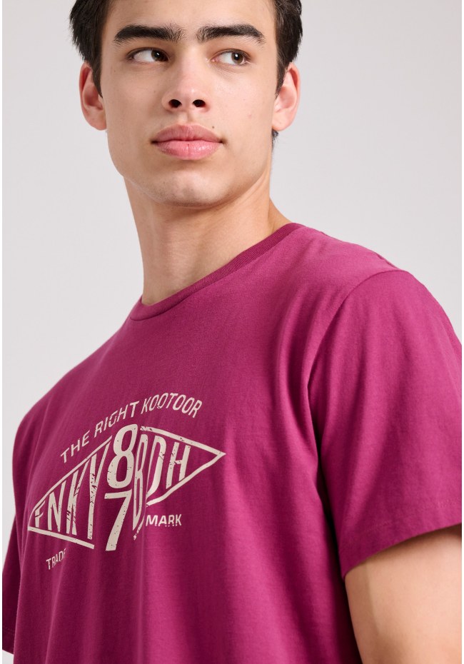 T-shirt με branded text artwork τύπωμα