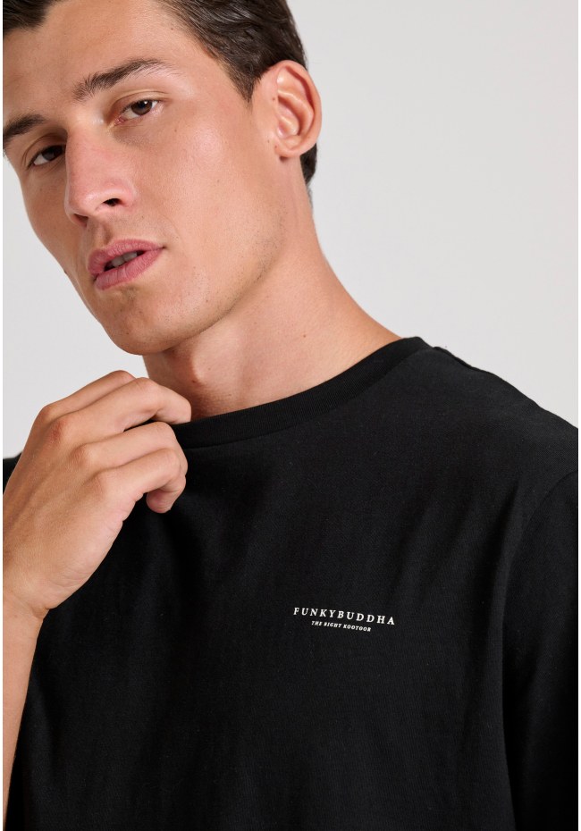 T-shirt με λαιμόκοψη - The essentials