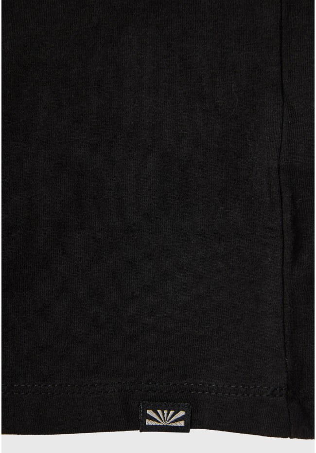 T-shirt με λαιμόκοψη - The essentials