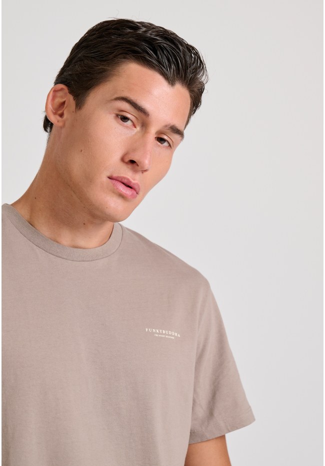 T-shirt με λαιμόκοψη - The essentials