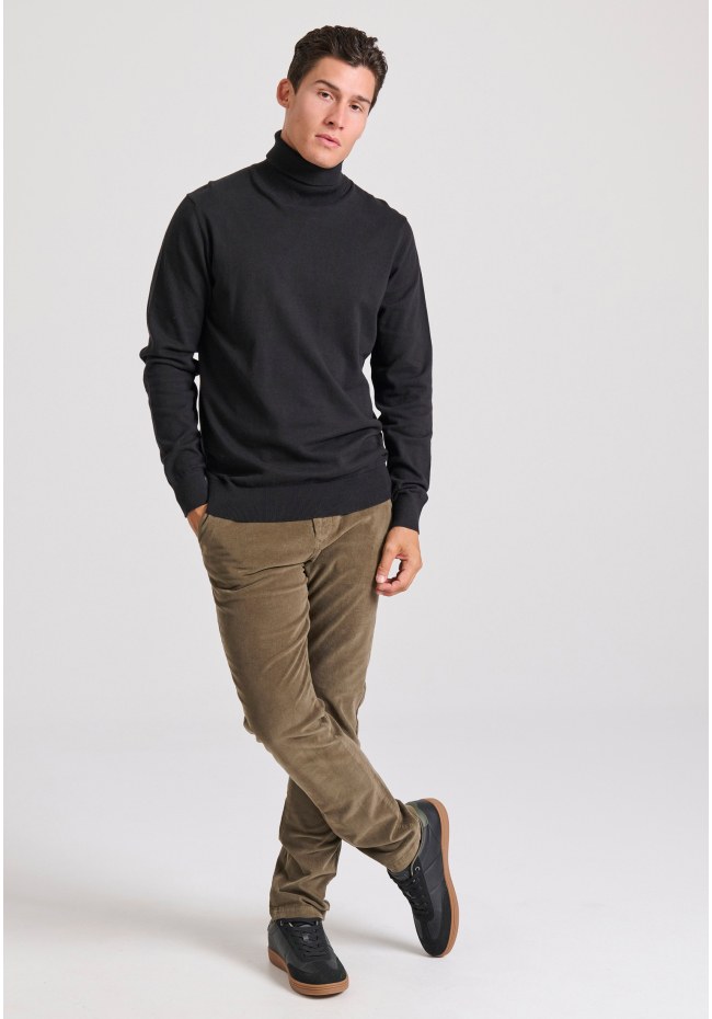 Men's turtle neck sweater - The essentials