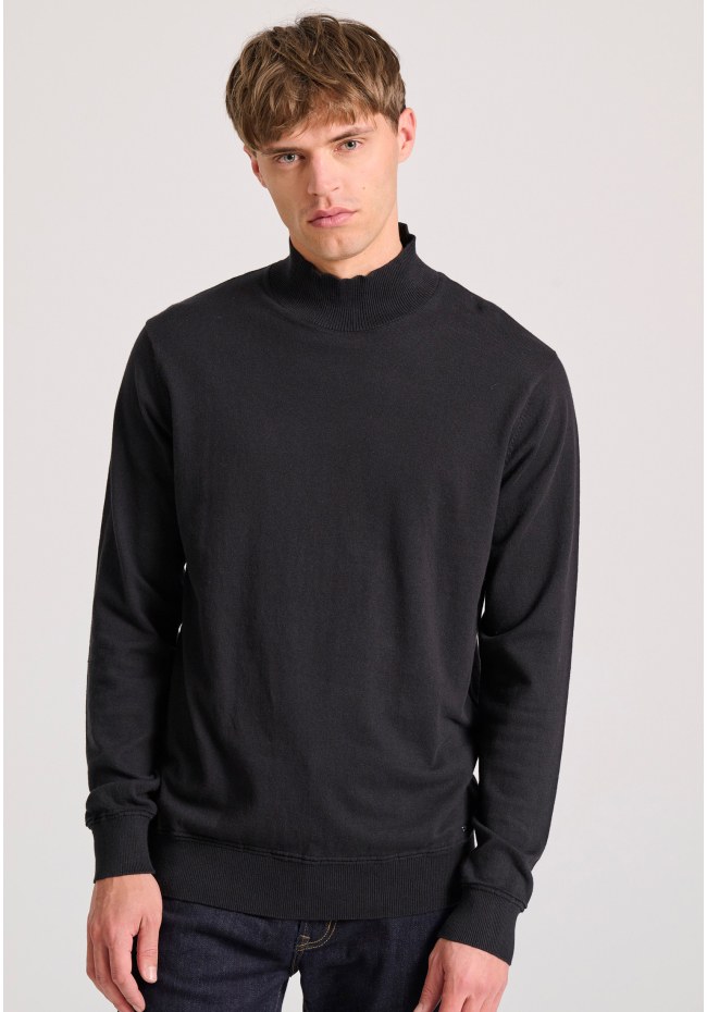 Men's turtle neck knitted blouse