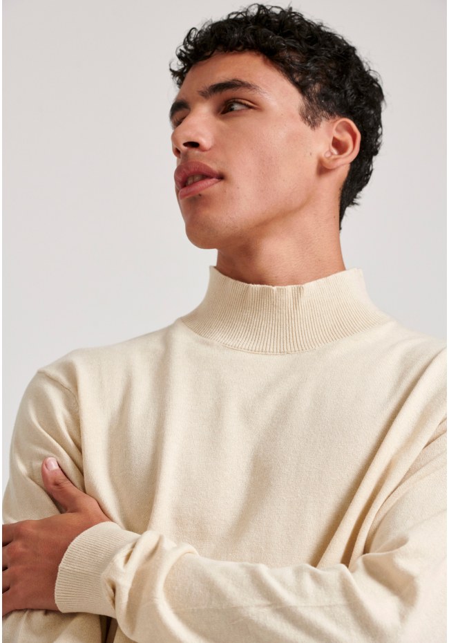 Men's turtle neck knitted blouse