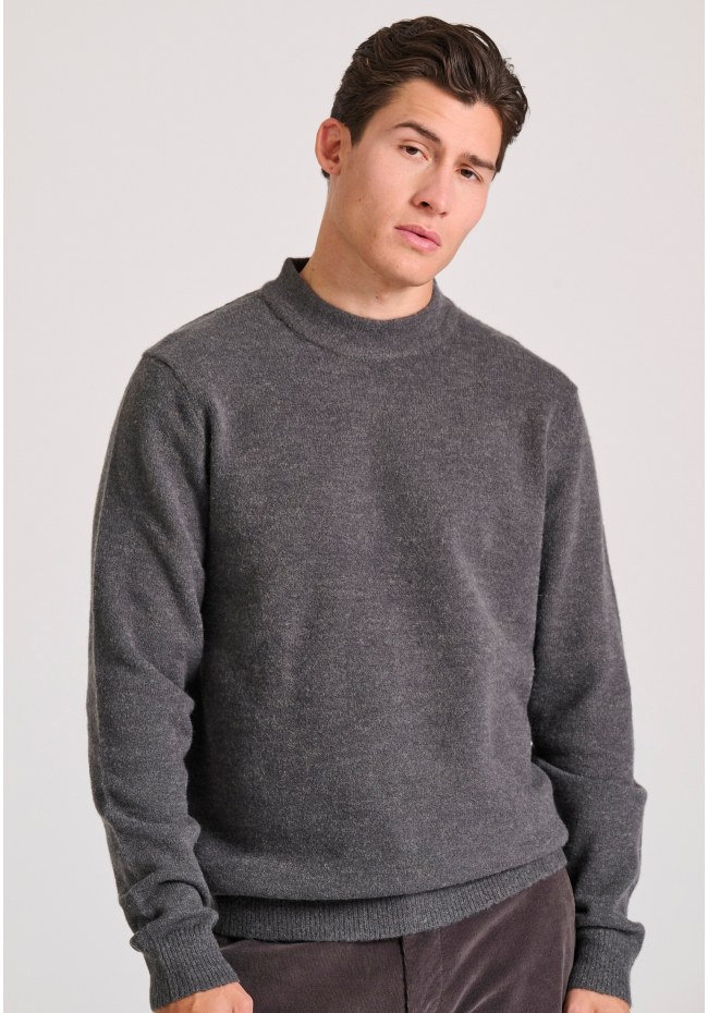 Ανδρικό πουλόβερ με στρογγυλή λαιμόκοψη