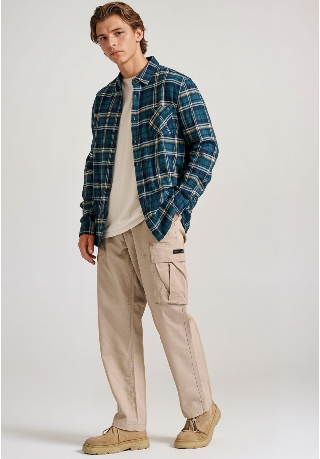 Loose fit cargo παντελόνι σε micro ζακάρ ύφανση (dobby)