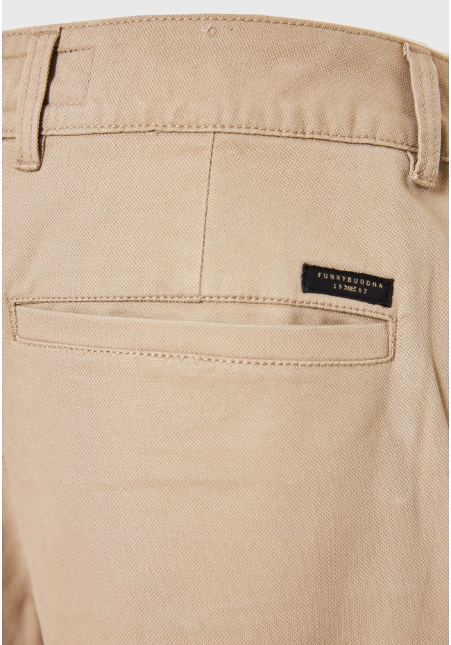 Loose fit cargo παντελόνι σε micro ζακάρ ύφανση (dobby)