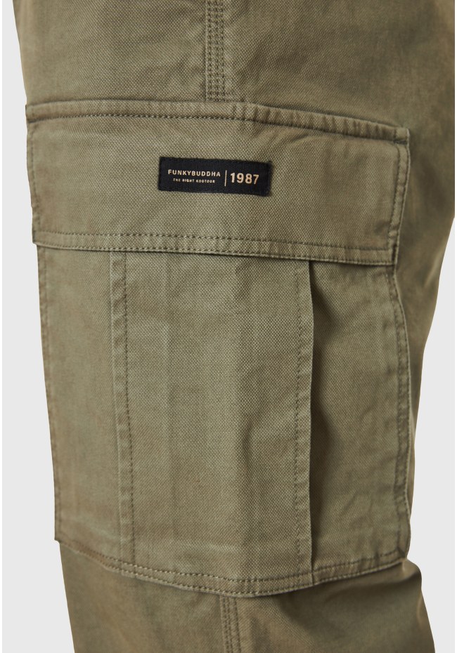 Loose fit cargo pants in micro jacquard pattern (dobby)