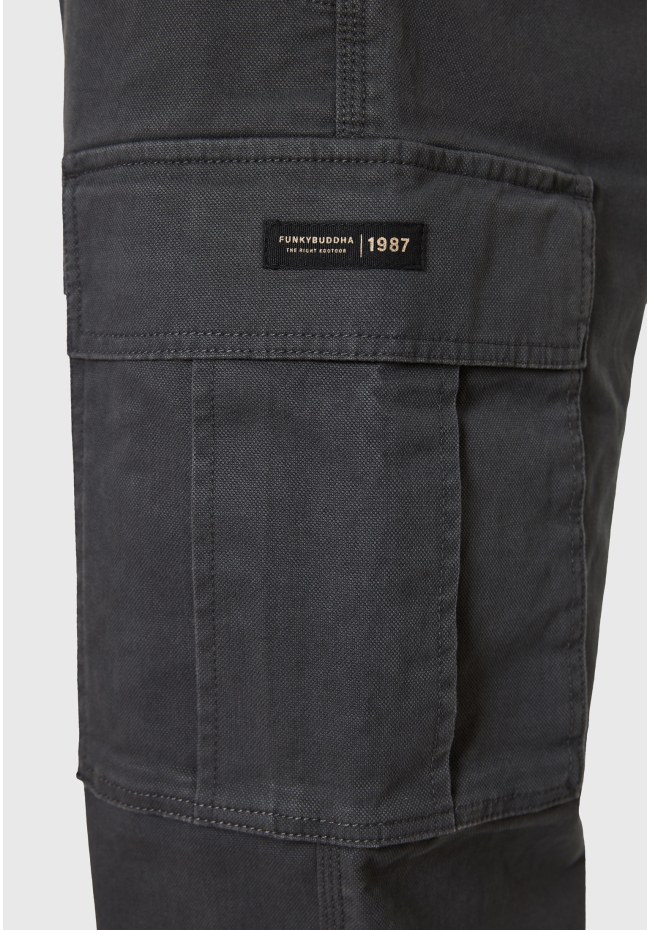 Loose fit cargo pants in micro jacquard pattern (dobby)