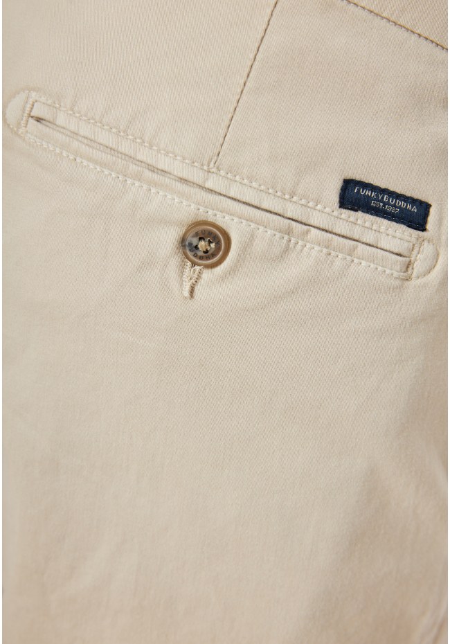 Men's chino pants - The essentials