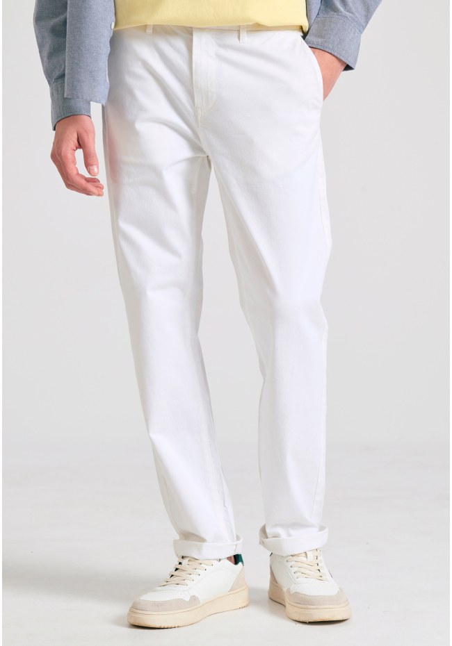 Men's chino pants - The essentials