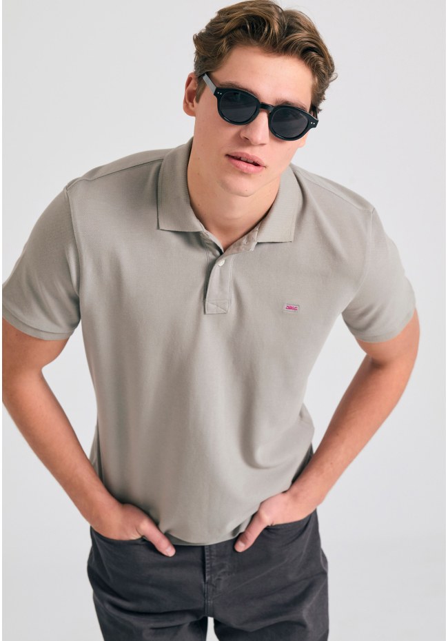 Polo μπλούζα με κεντημένο logo - The essentials