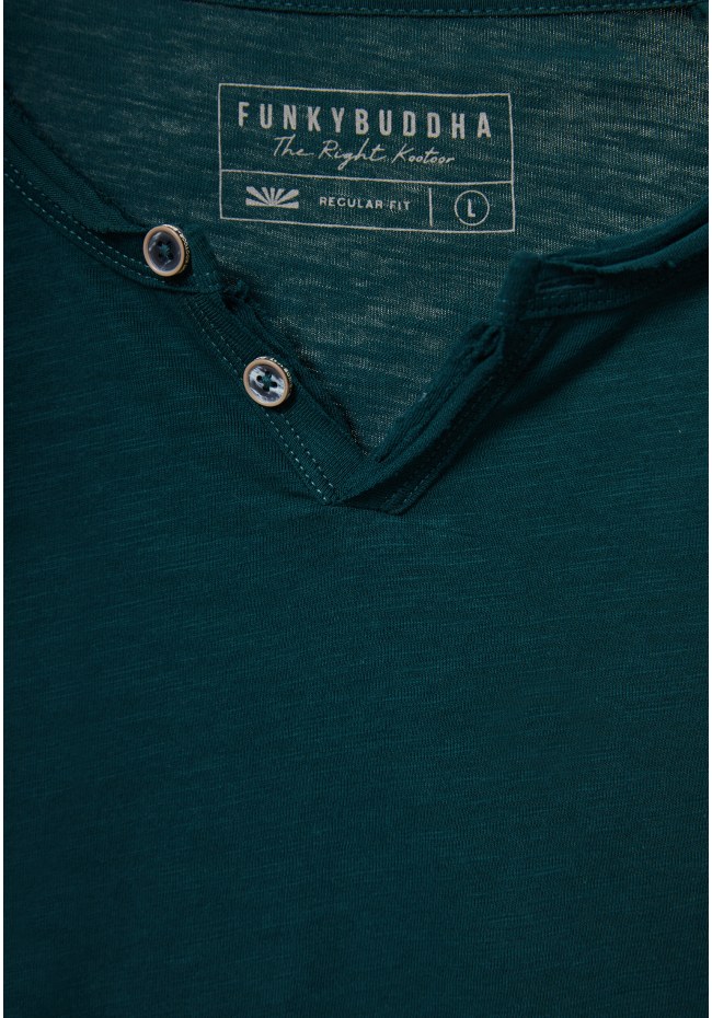 T-shirt with henley neck and raw cuts - The essentials