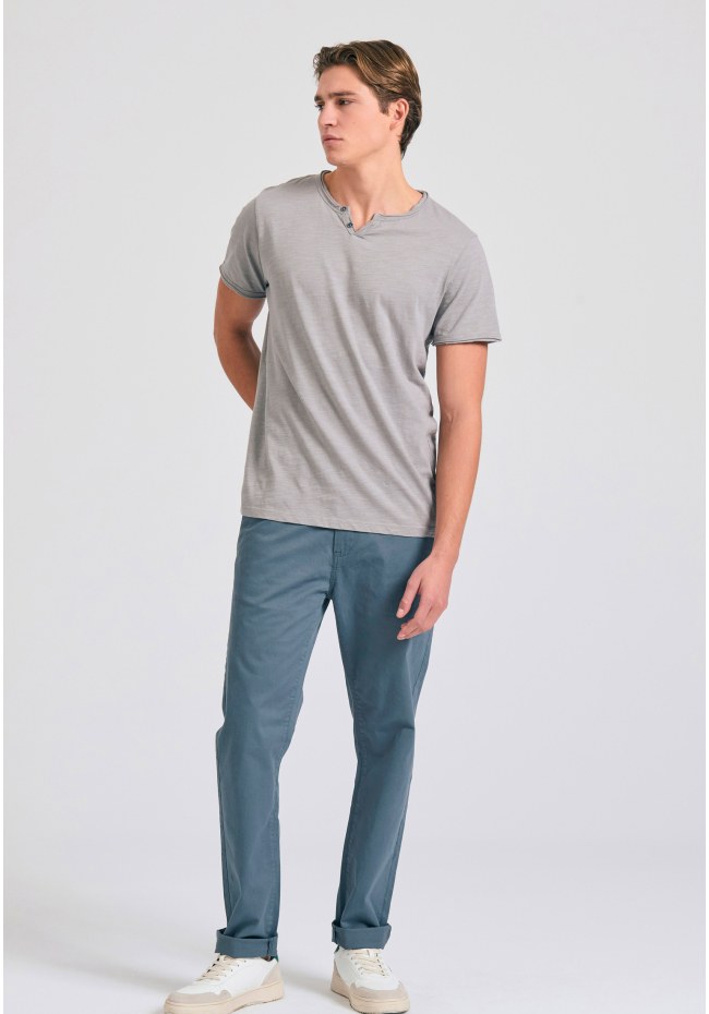 T-shirt with henley neck and raw cuts - The essentials