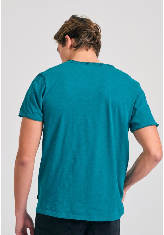 T-shirt with henley neck and raw cuts - The essentials