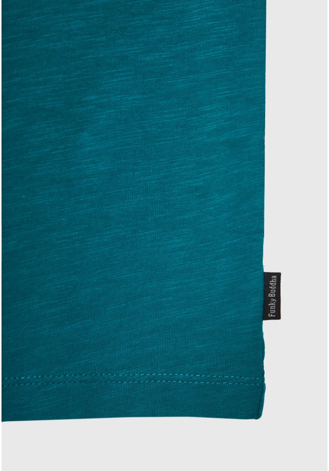 T-shirt with henley neck and raw cuts - The essentials