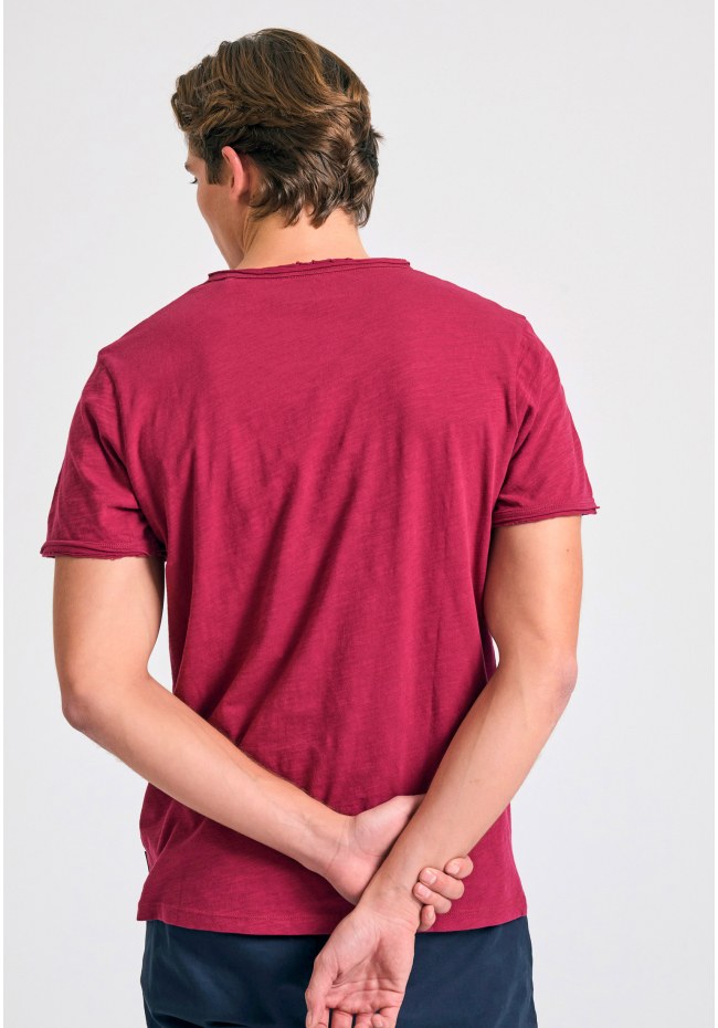T-shirt with henley neck and raw cuts - The essentials