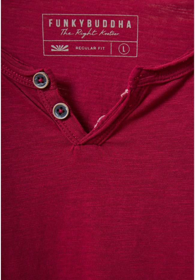 T-shirt with henley neck and raw cuts - The essentials