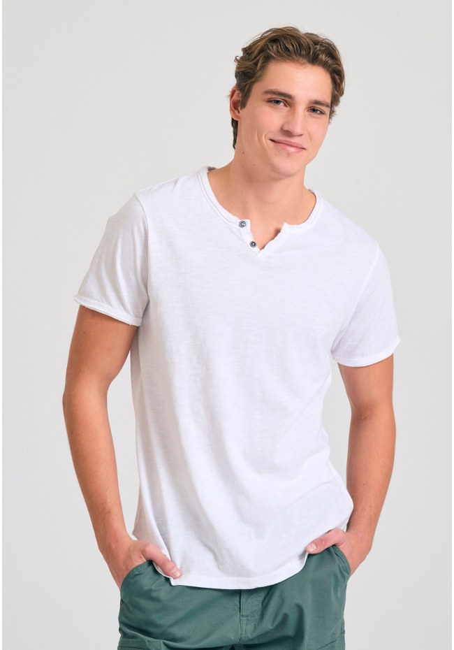 T-shirt with henley neck and raw cuts - The essentials