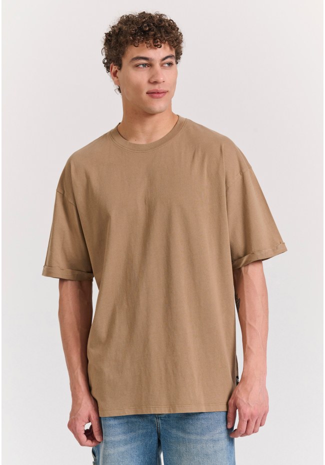 Oversized t-shirt με δίπλωμα στο μανίκι