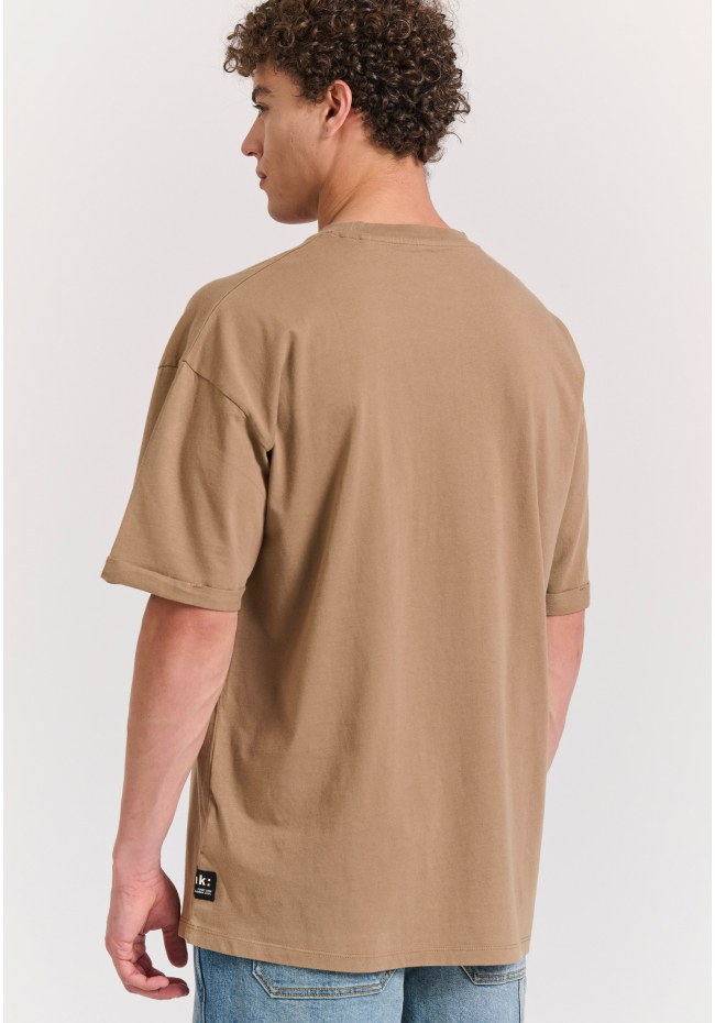 Oversized t-shirt με δίπλωμα στο μανίκι