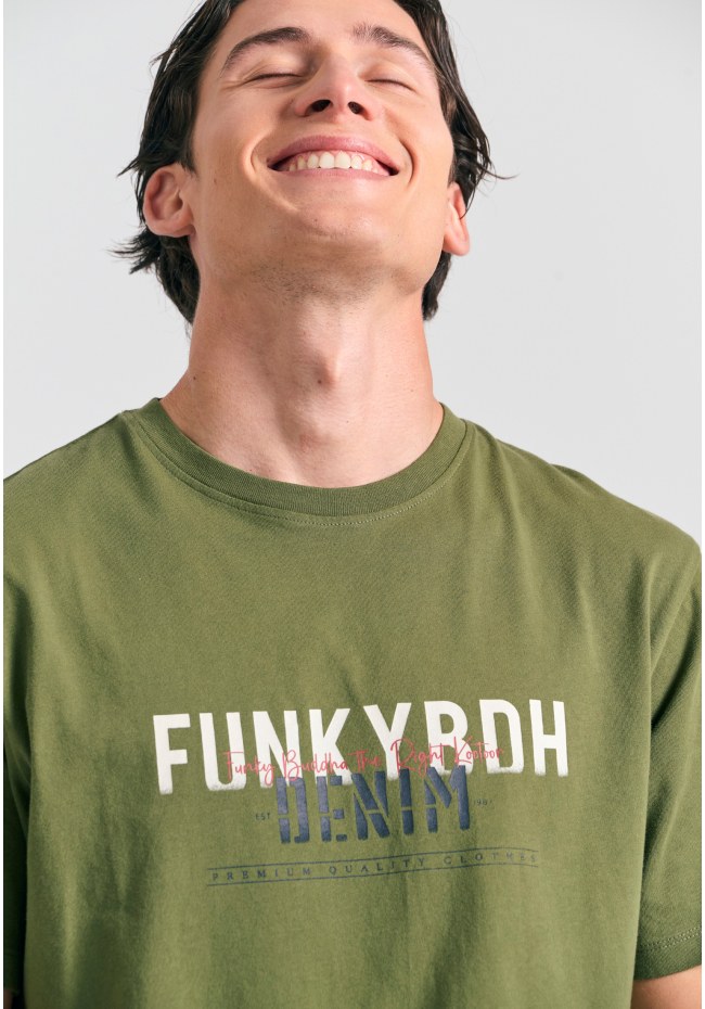 T-shirt με faded τύπωμα στο στήθος
