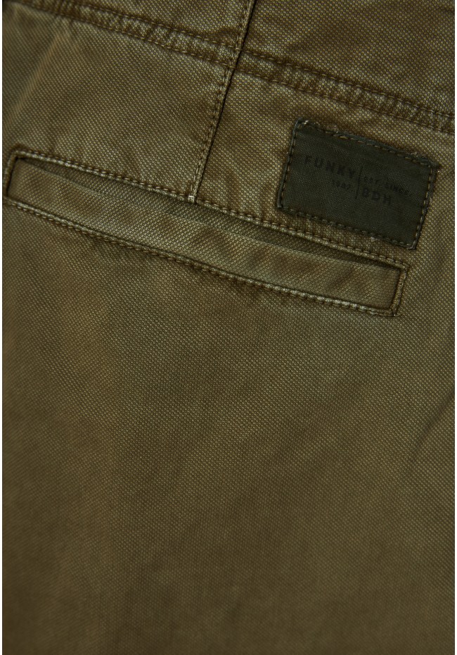 Loose fit garment dyed cargo βερμούδα