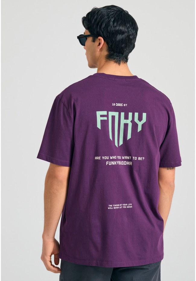 Relaxed fit t-shirt with graphic print on the back