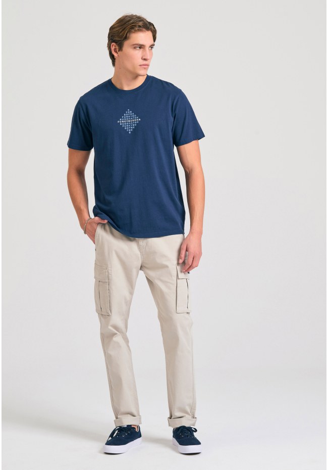 T-shirt με τύπωμα στο στήθος